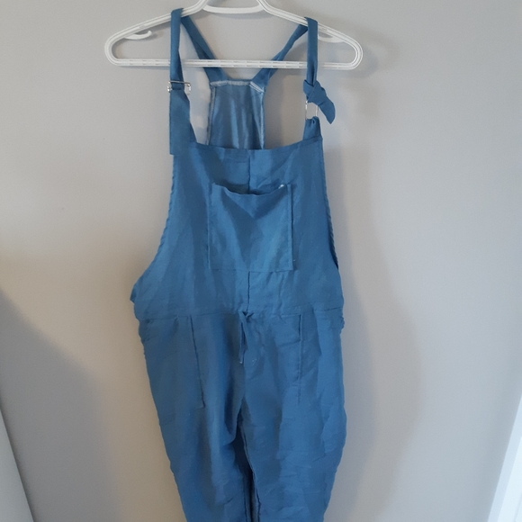 Various dresses, a blouse & shoes - Picture 2 of 9